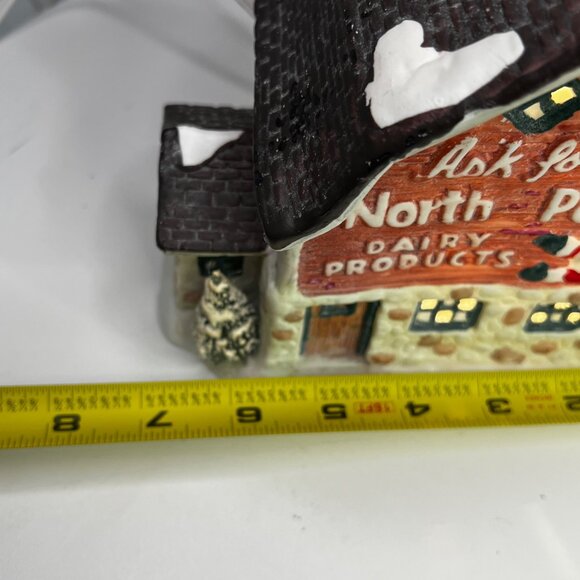 North Pole Dairy Products Illuminated Christmas Village Barn 1991 (No Box) - Picture 11 of 12
